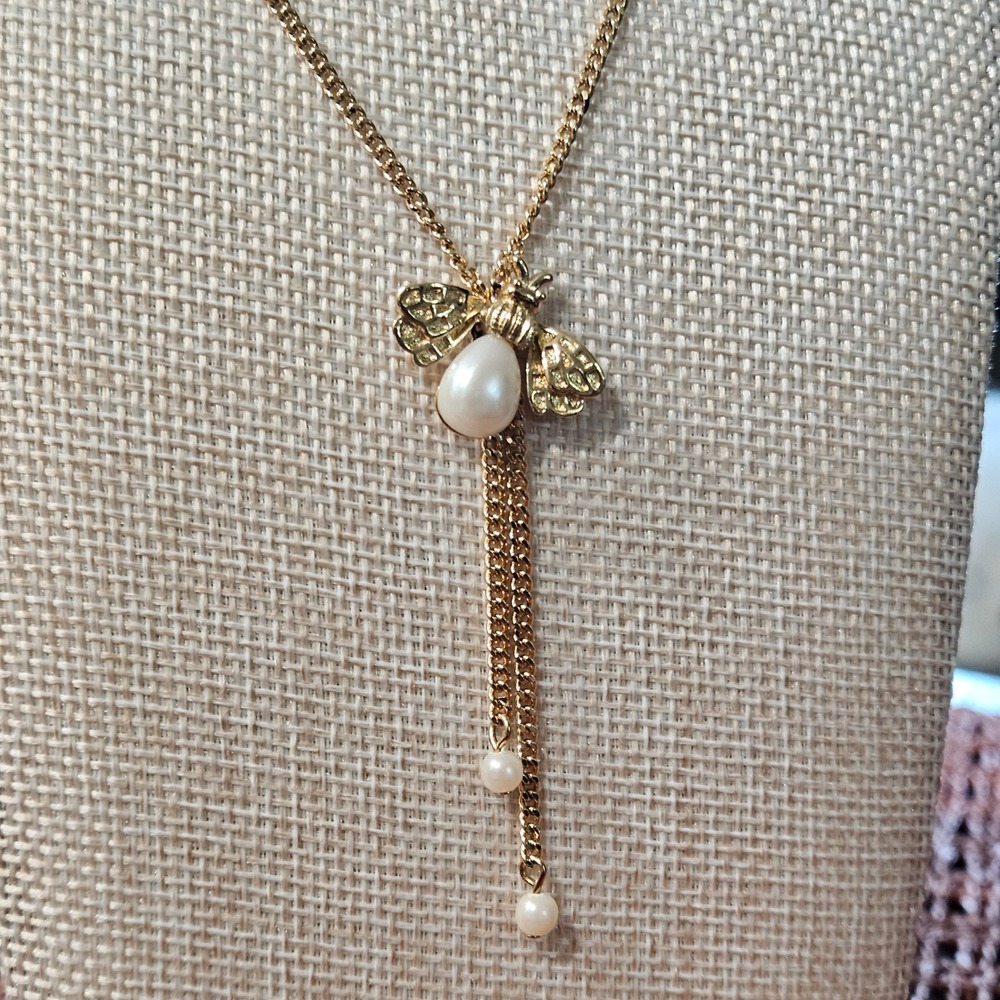 Avon 1989 Precious Bee Lariat Necklace with Box